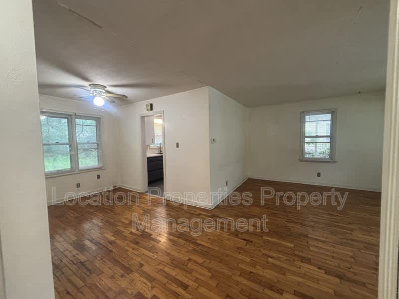 326 East 19th Street – photo 4