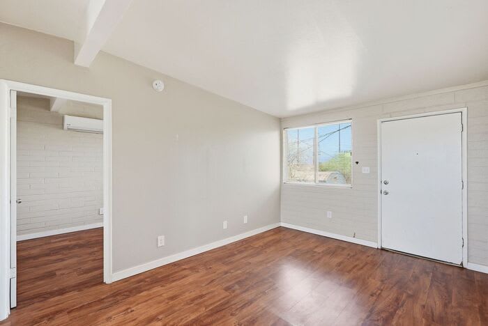1011 East Spring Street – photo 5