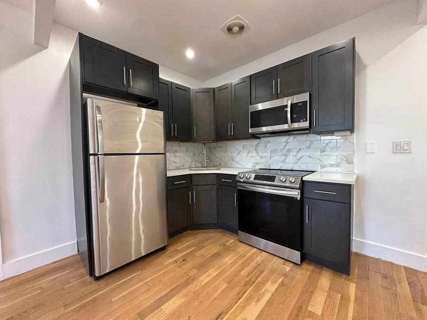 1547 Commonwealth Avenue – photo 2