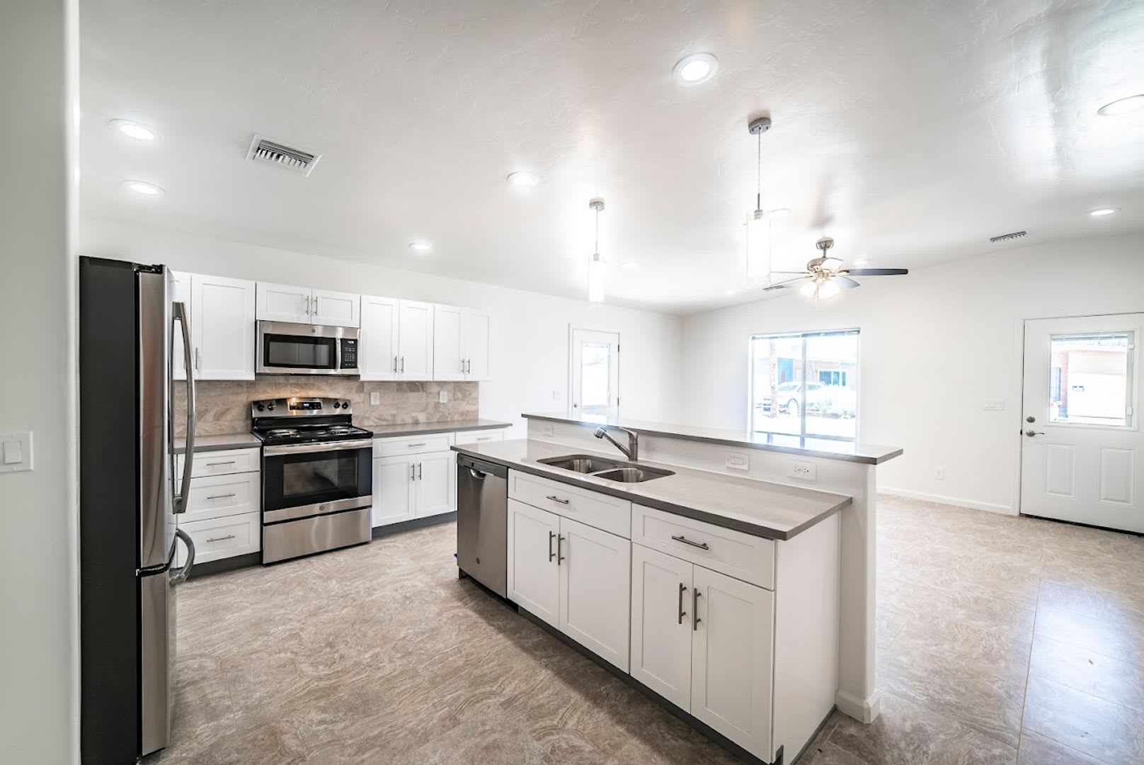 1815 E 13Th St – photo 1