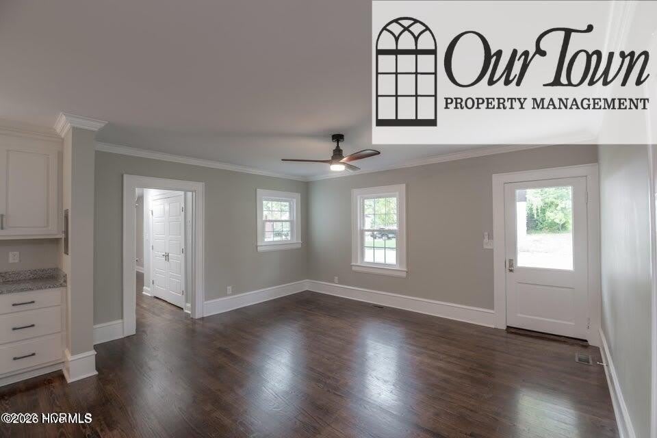 606 Clark Avenue Ne – photo 3