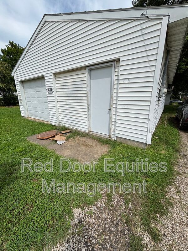 132 Lake Street – photo 3