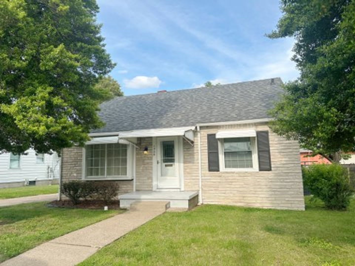 3 possibly 4 bedroom 1 bathroom! – photo 1