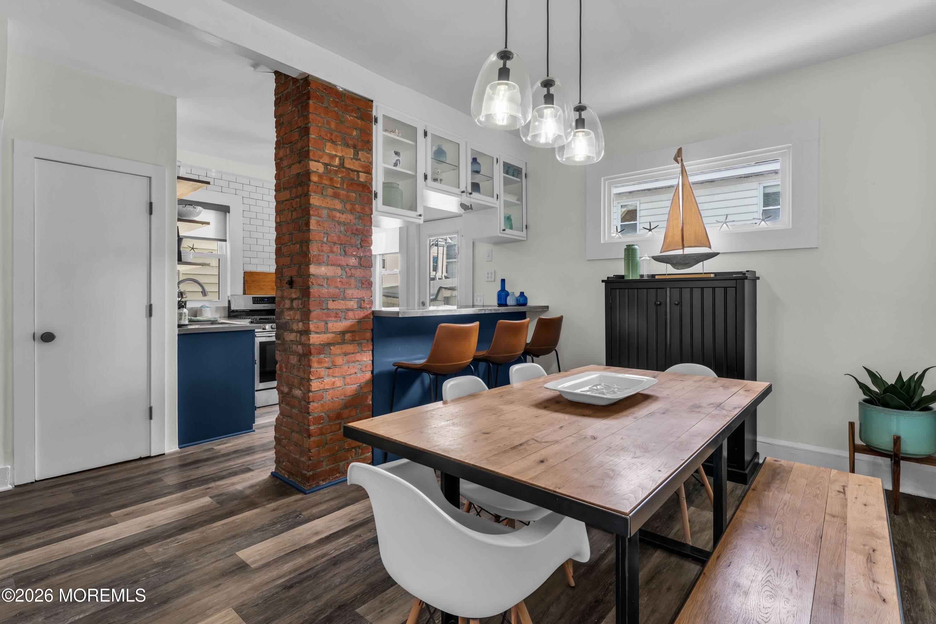 1208 Bond Street – photo 5