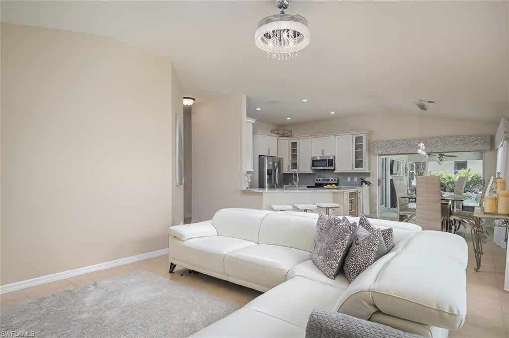 2250 Grove Dr – photo 4