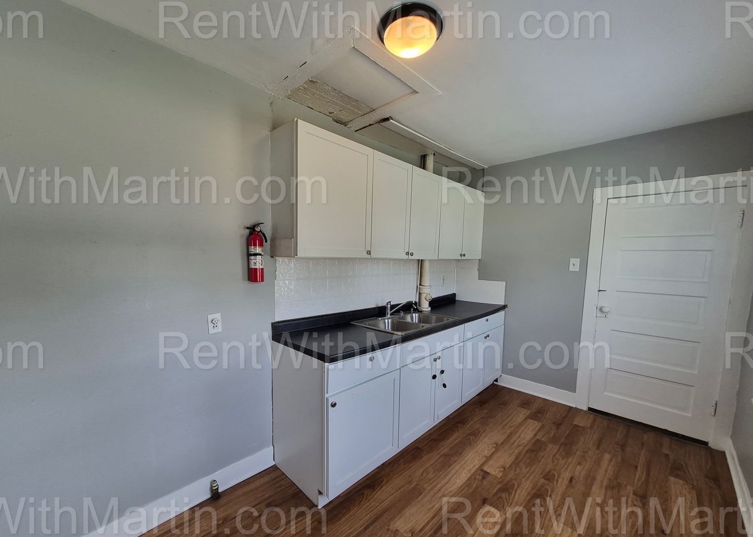 For Rent 348 Lamont Pets Ok – photo 4