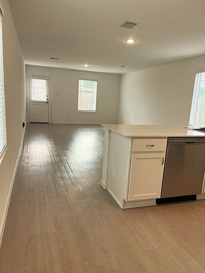 4 Bedroom Home Conveniently Located New Caney House in Tavola – photo 4