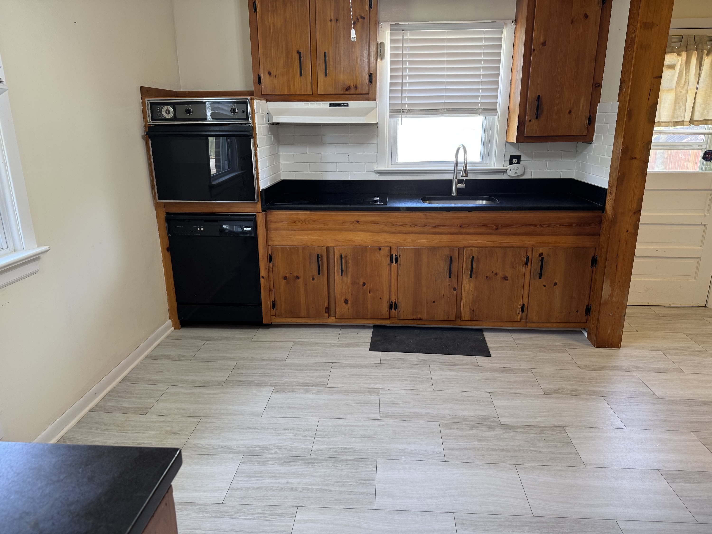 9116 Huron Avenue – photo 3