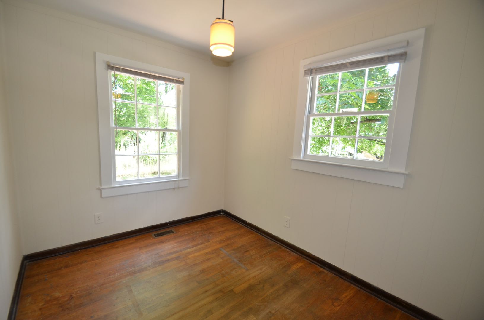 Newly Updated 2 Bedroom 2 Bath Home With Sunroom Bonus Den Connected To Primary – photo 4