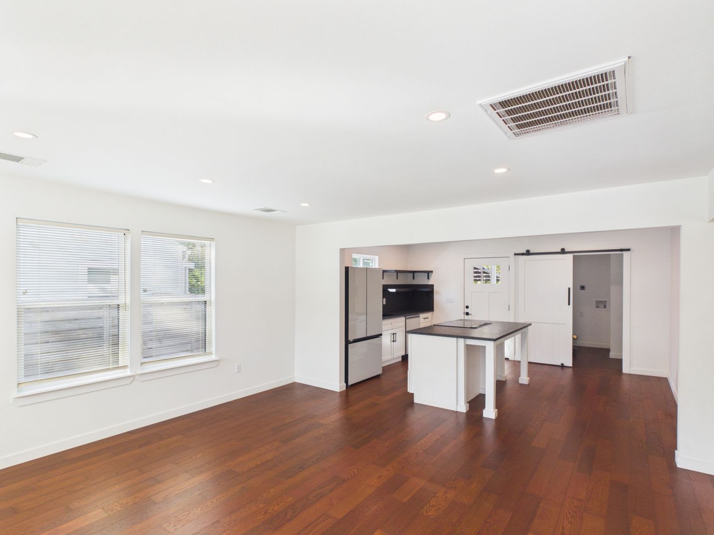 Walk-In Glass Tile Shower, Spacious Kitchen & Natural Light – photo 5