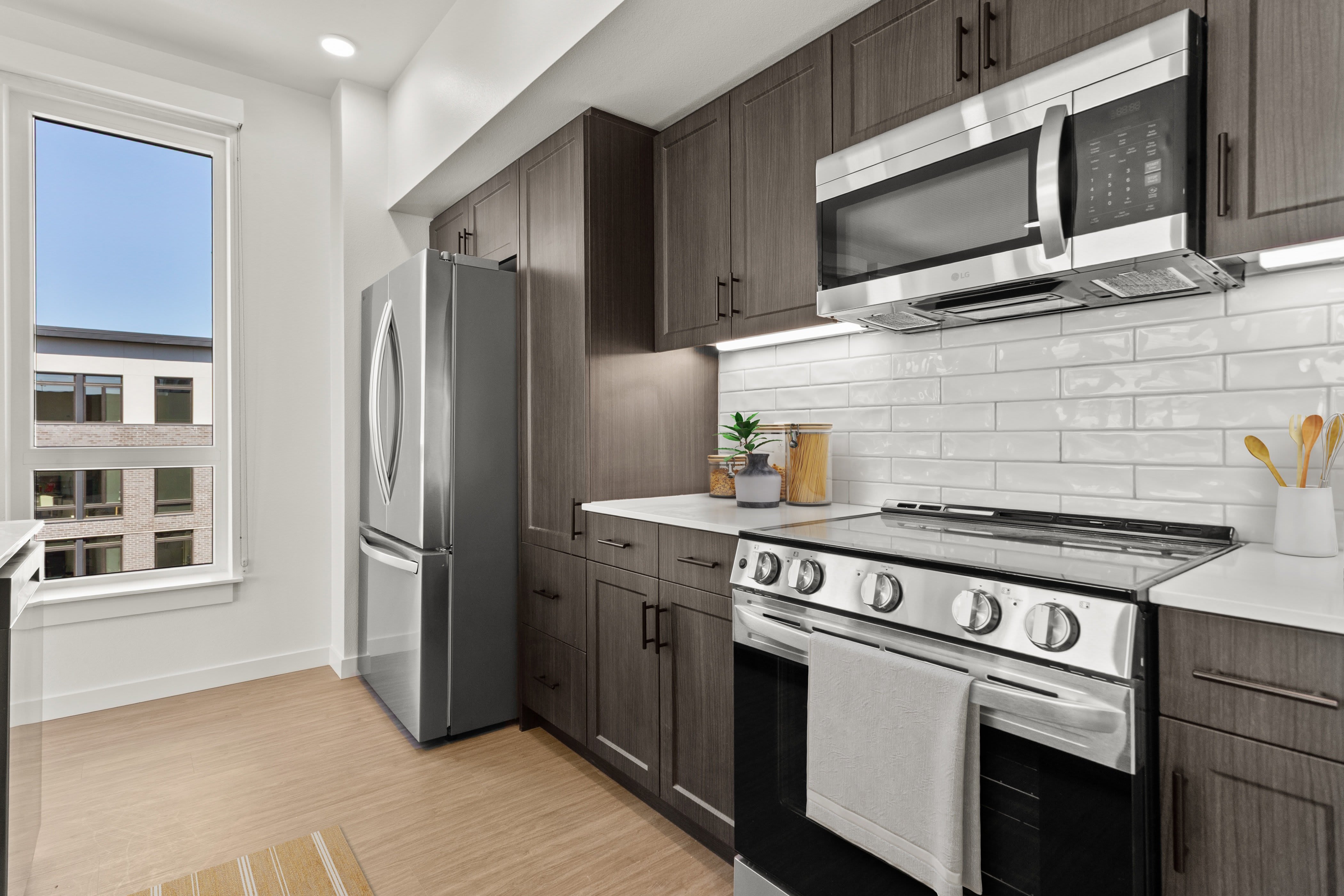 440 West – photo 2