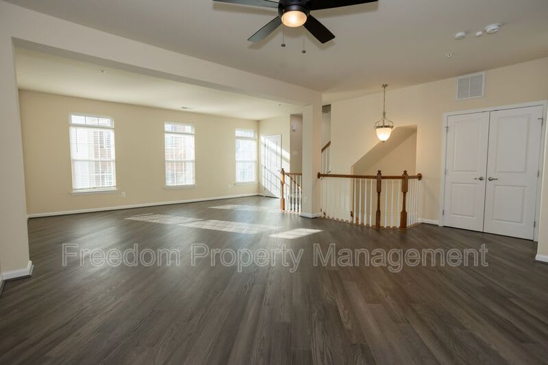 7408 Brunson Cir – photo 5
