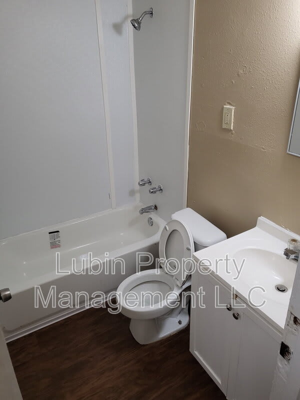 1368 Springdale St – photo 5