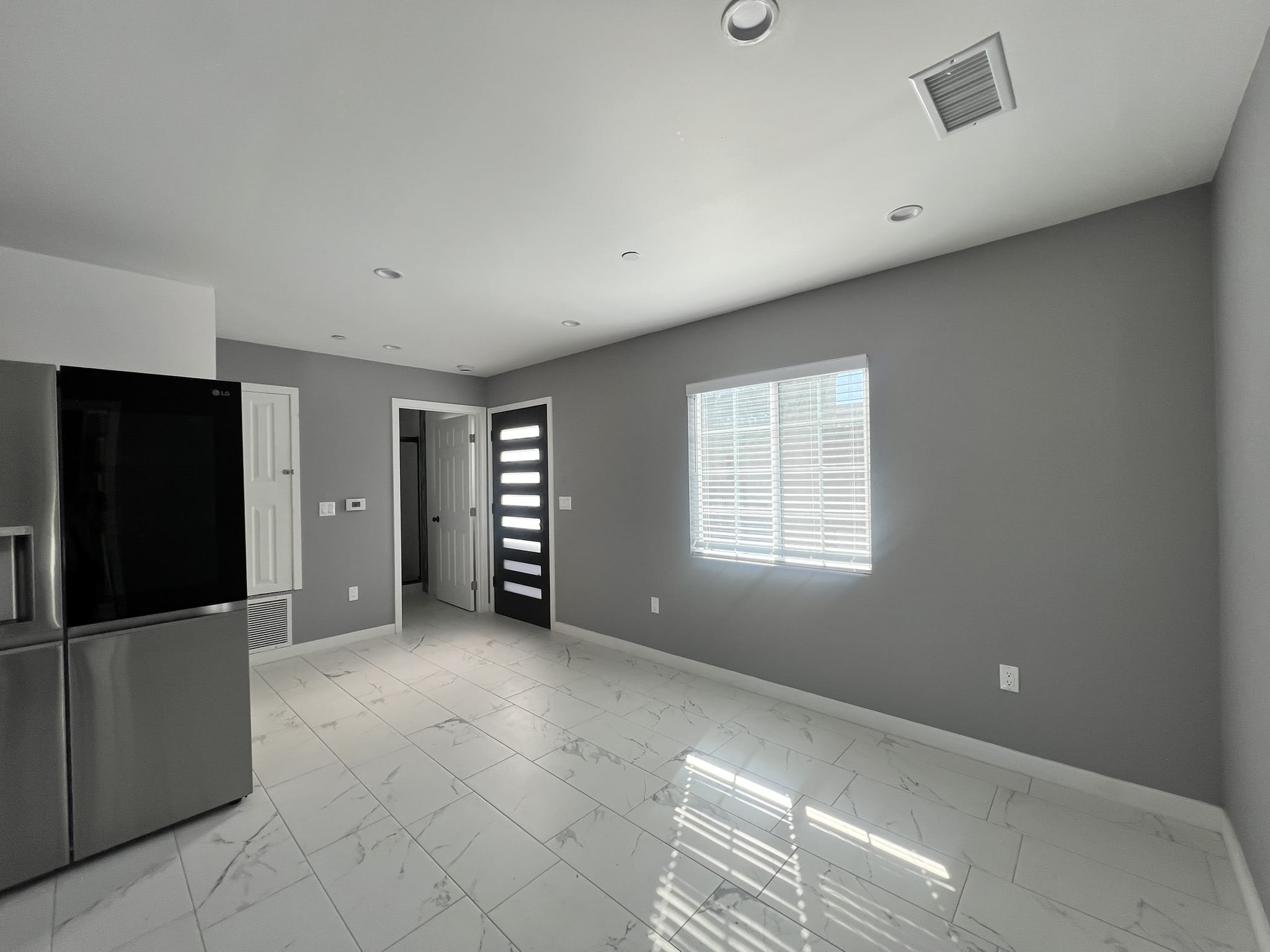 5310 Navarro St – photo 4