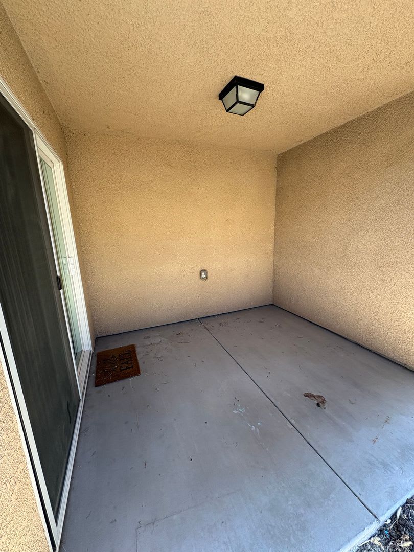 Charming apartment home located on Bella Oaks Drive! Available Now! – photo 2
