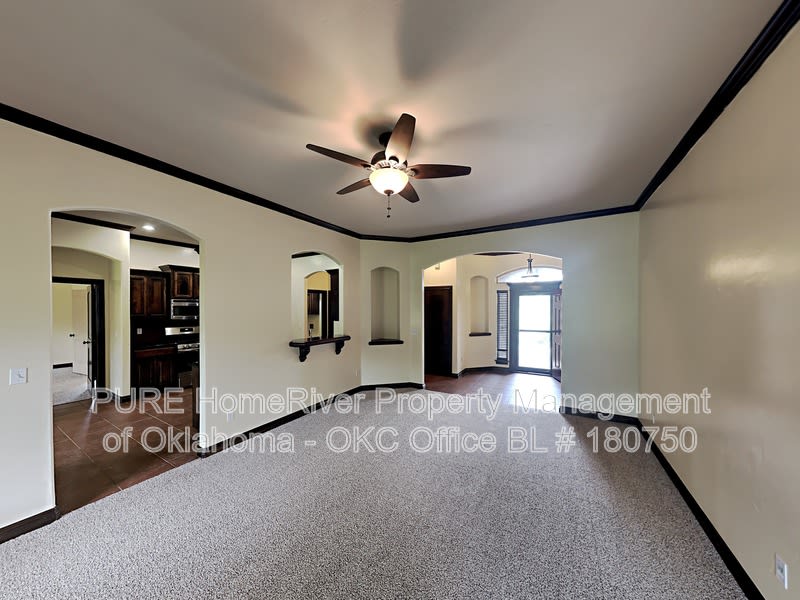 932 Ashwood Ln – photo 3