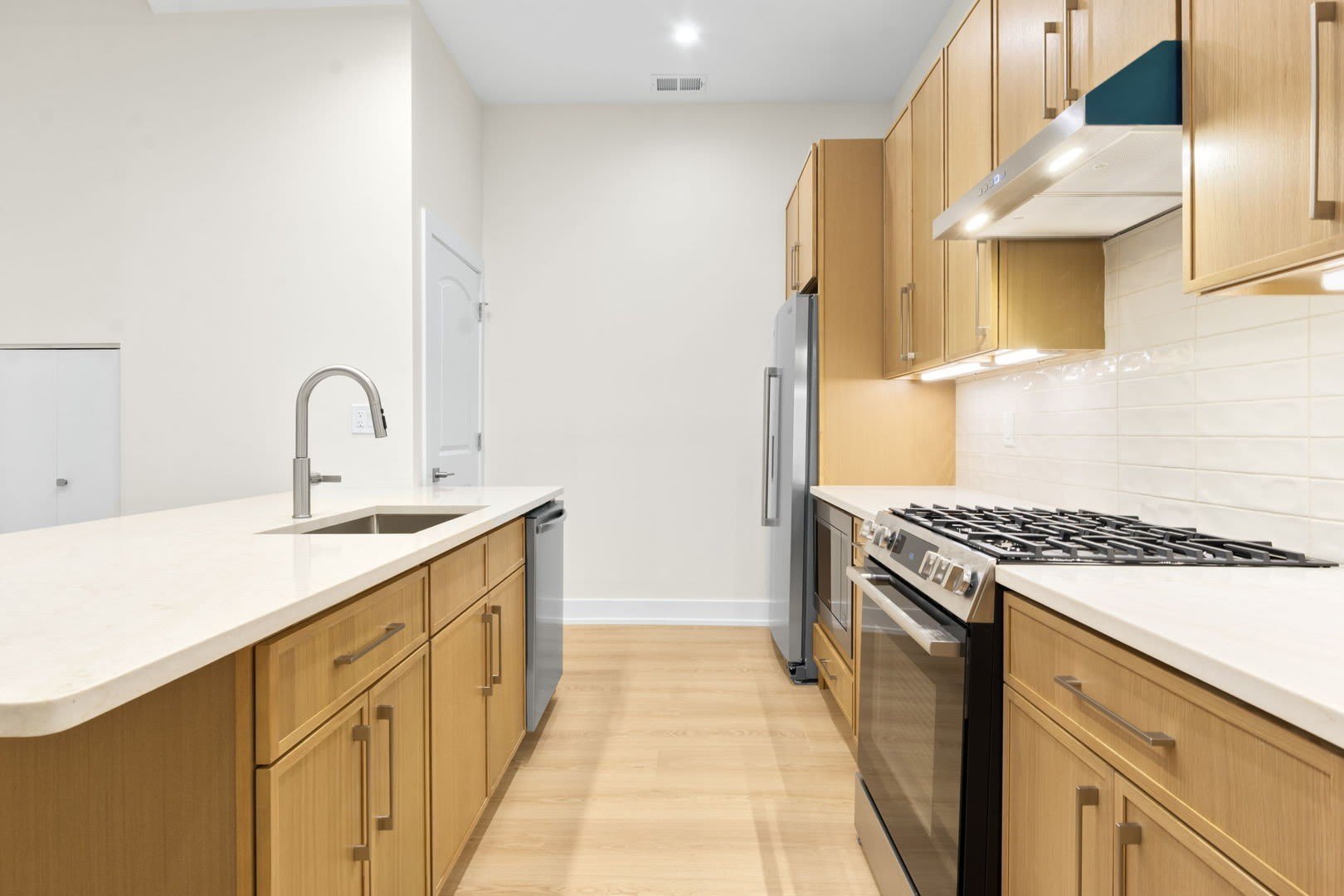 1246 W Bryn Mawr Avenue – photo 5