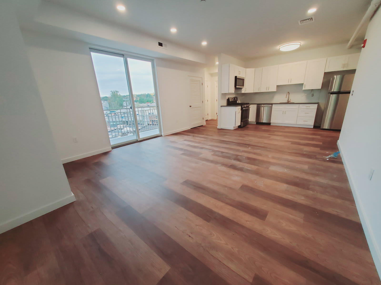 916 Hope Street – photo 2