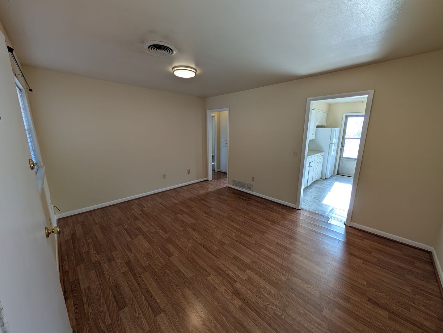2 bed, 1 bath duplex house in Edmond with central heat and air next to UCO campus – photo 2