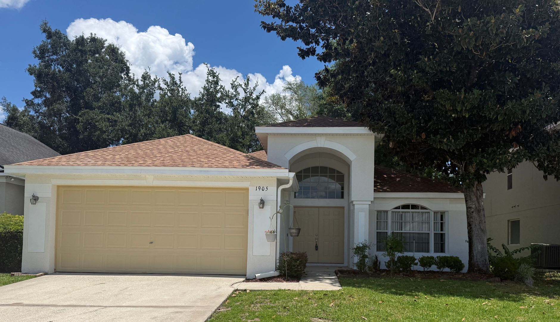 Beautiful 3 bed/2 bath home with Lawn Care Included – photo 1