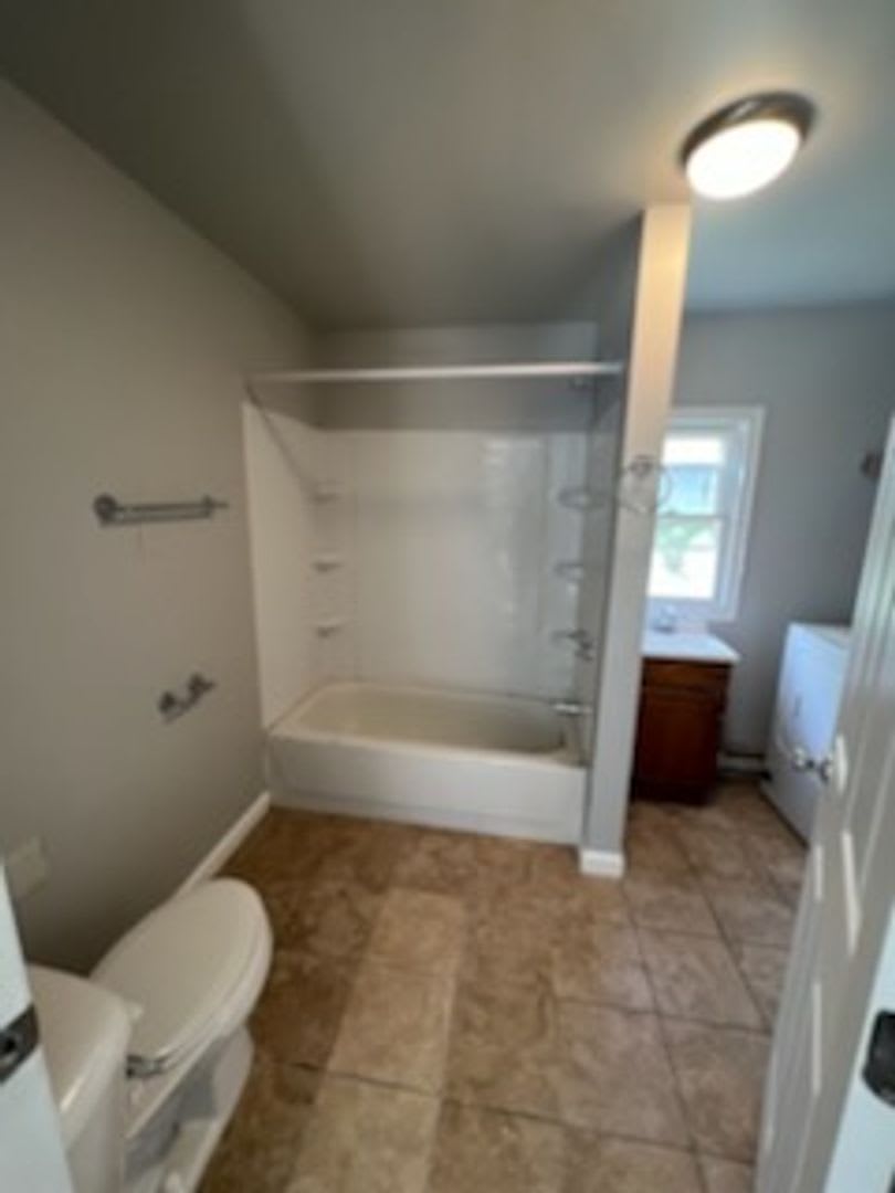 Charming 4 Bedroom 2 Bath Home With Spacious Living Areas – photo 4
