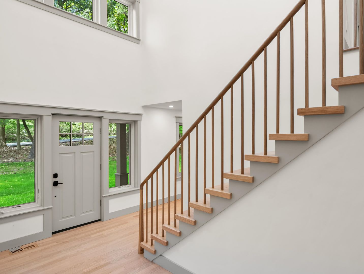Modern Farmhouse 3 Bedroom 3.5 Bathroom – photo 2