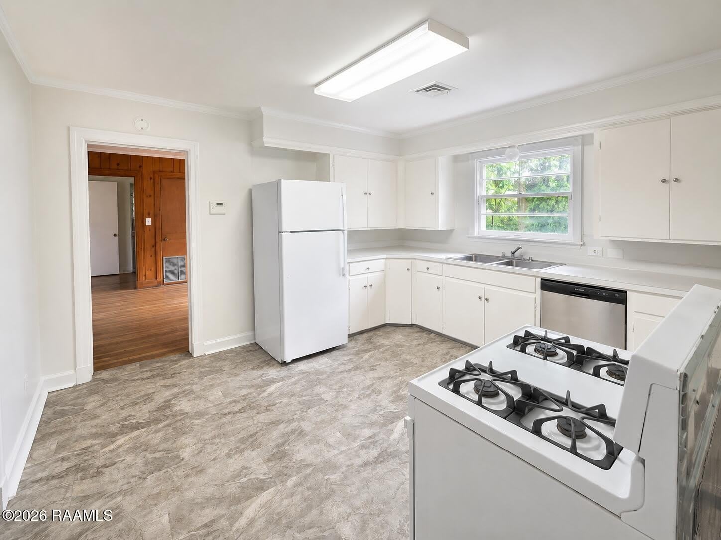 116 Oakcrest Drive – photo 4