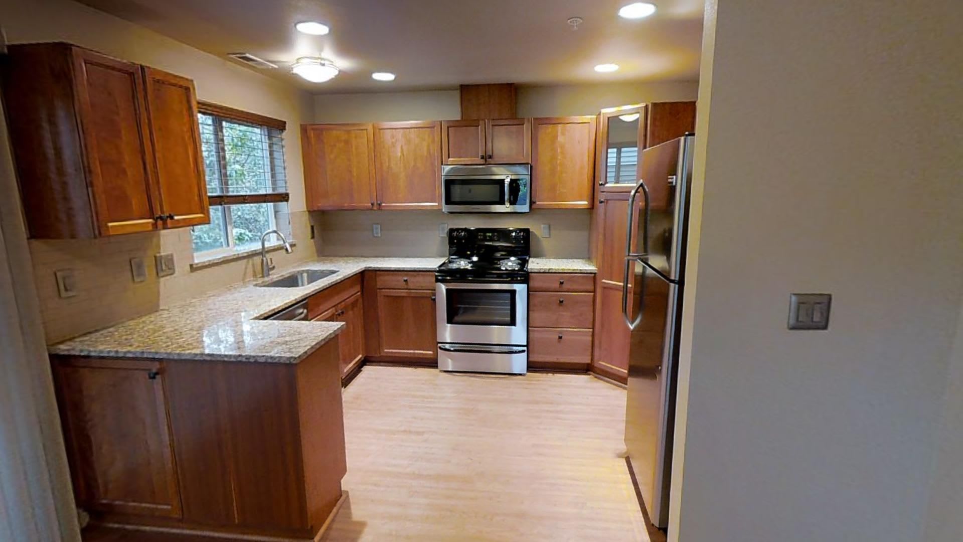 One Lake Place – photo 4