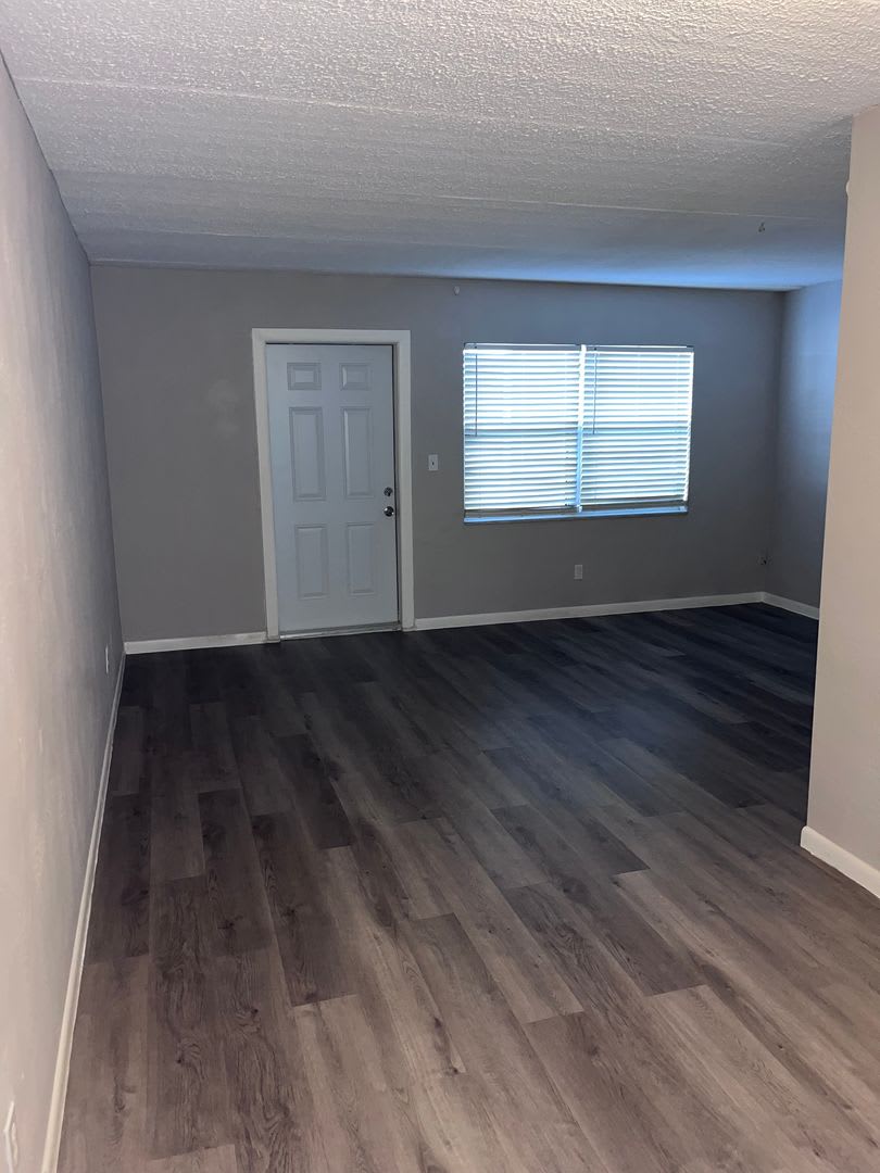 1 bedroom apartment with $1.00 Security Deposit with Approved Credit. – photo 3