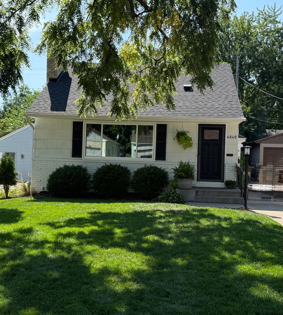 Charming 3-Bedroom Home with Finished Lower Level & 2-Car Garage – photo 2