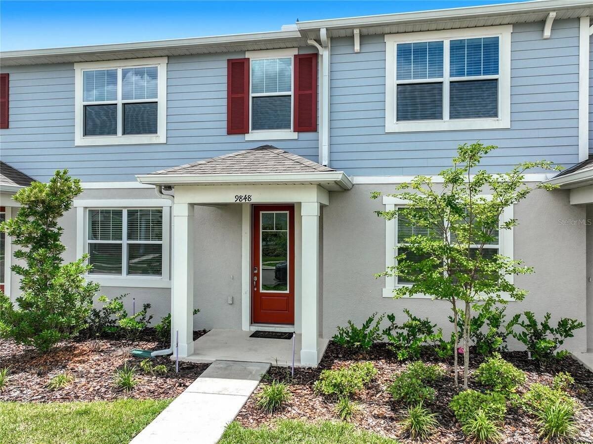 9848 Walkway Drive – photo 2