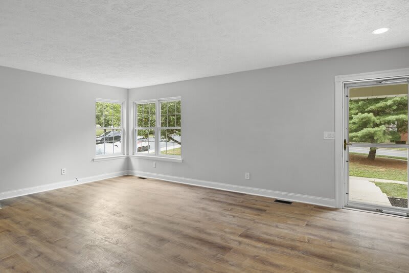 2258 N Tollgate Cir – photo 3