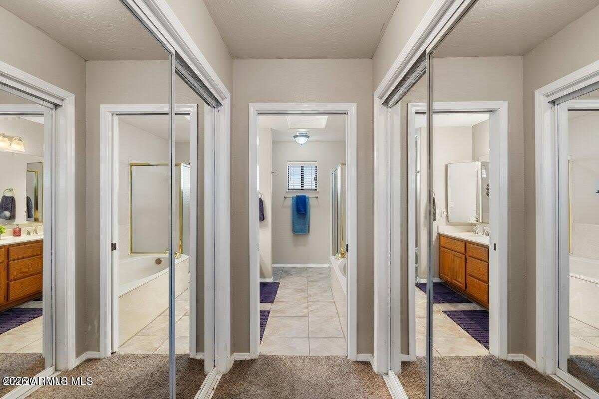 3900 N TAYLOR Drive – photo 5