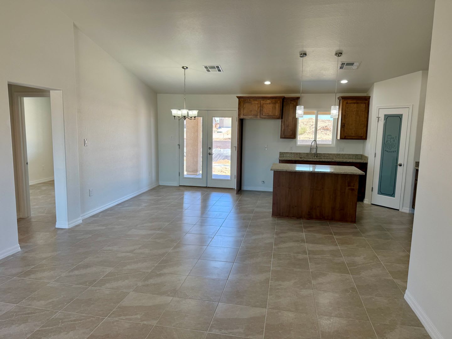Brand New home in Wellton – photo 4