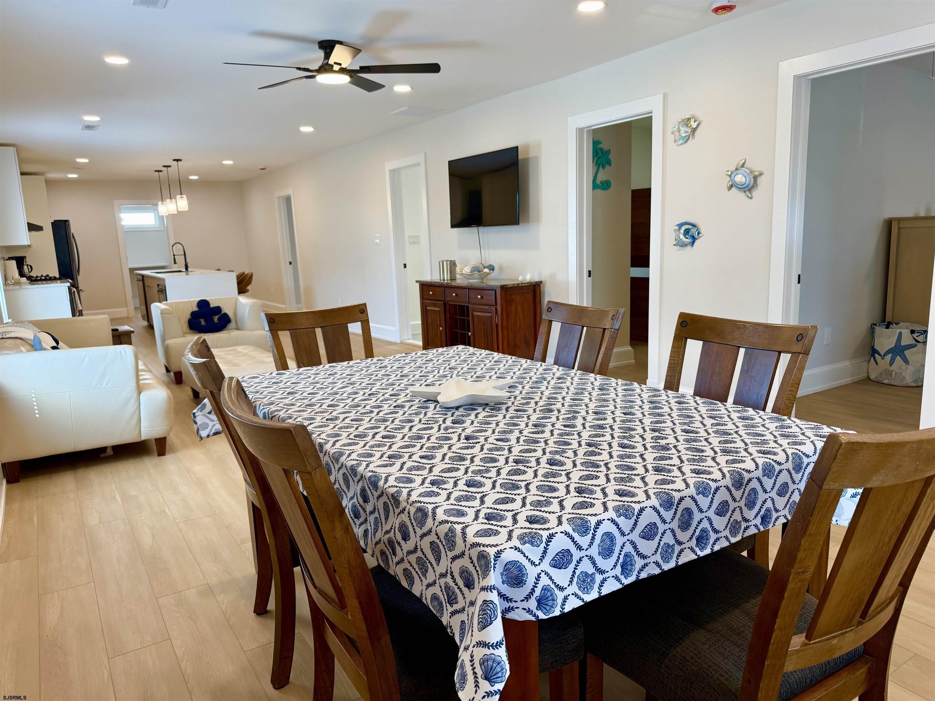 216 N Dorset Ave – photo 4