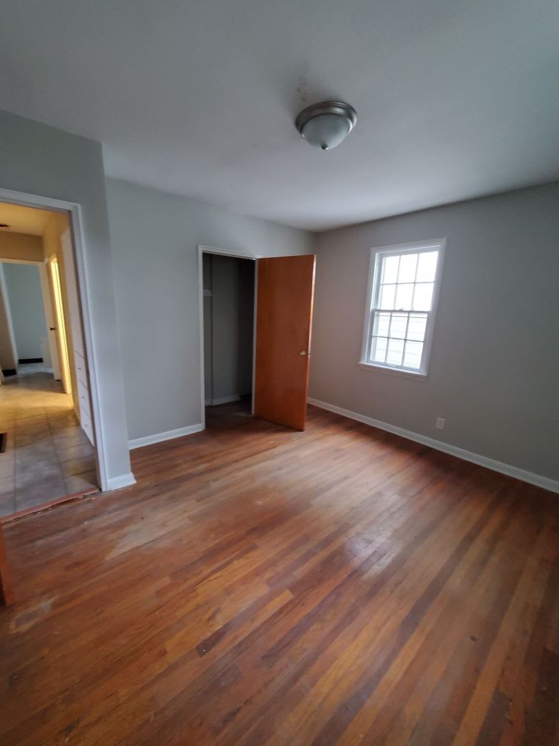 3 BR NE Canton House for rent – photo 4