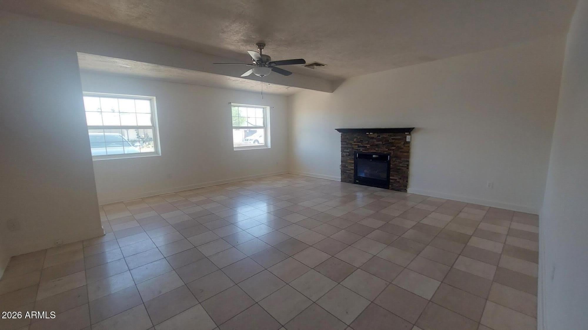2448 W FREEWAY Lane – photo 5
