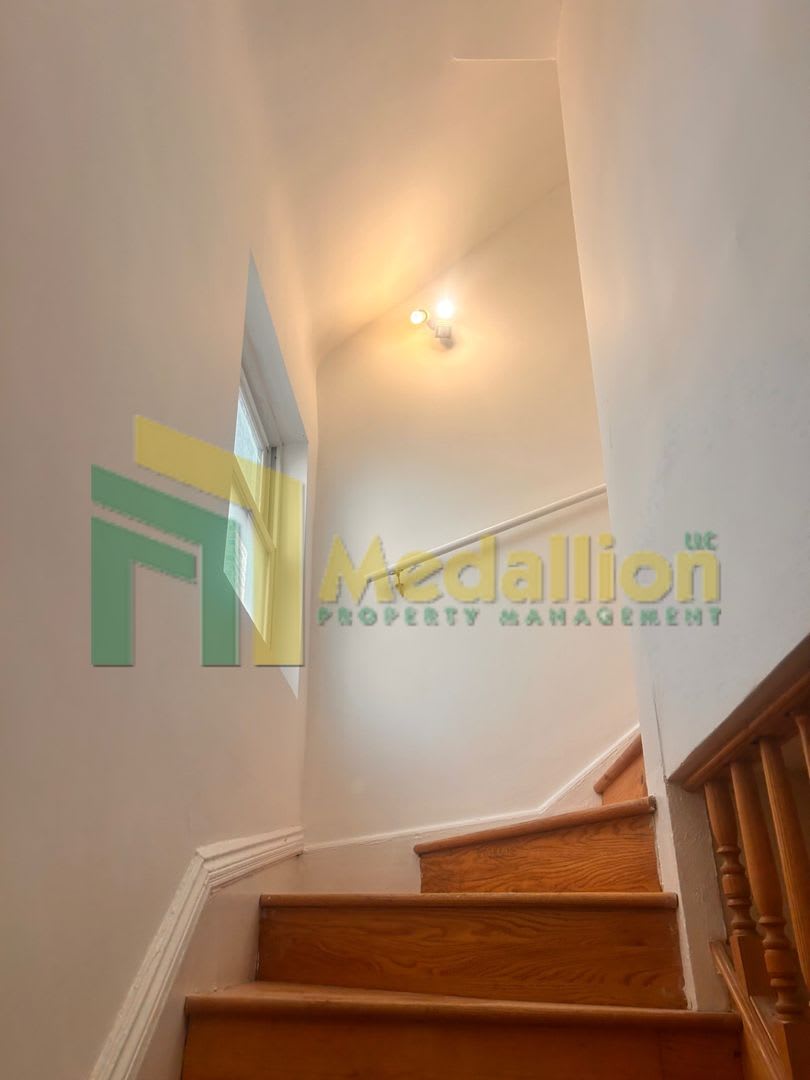Updated 2-Bedroom Second-Floor Unit with Hardwood Floors – photo 3