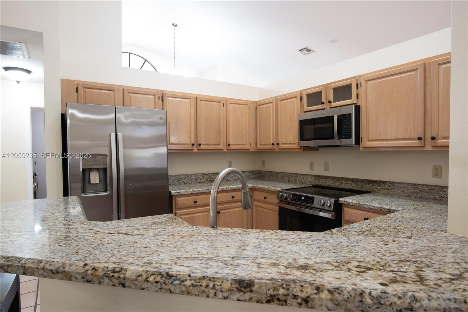 3160 Peachtree Circle – photo 4