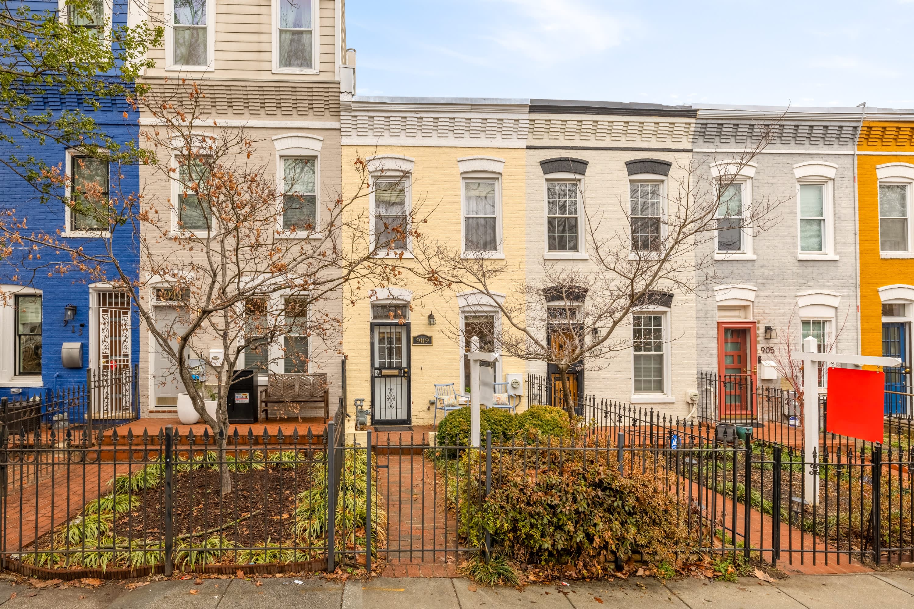 909 8th Street Northeast – photo 1