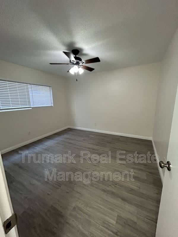 1811 Huntington Dr – photo 3