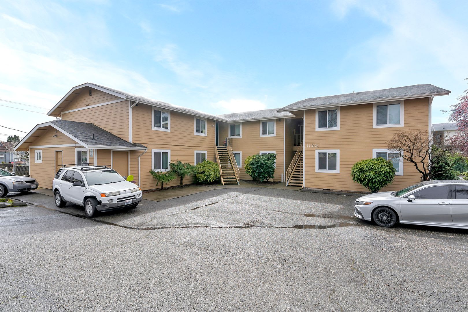 Newly renovated 2 BR Apartment with Stunning Views in Tacoma – photo 3