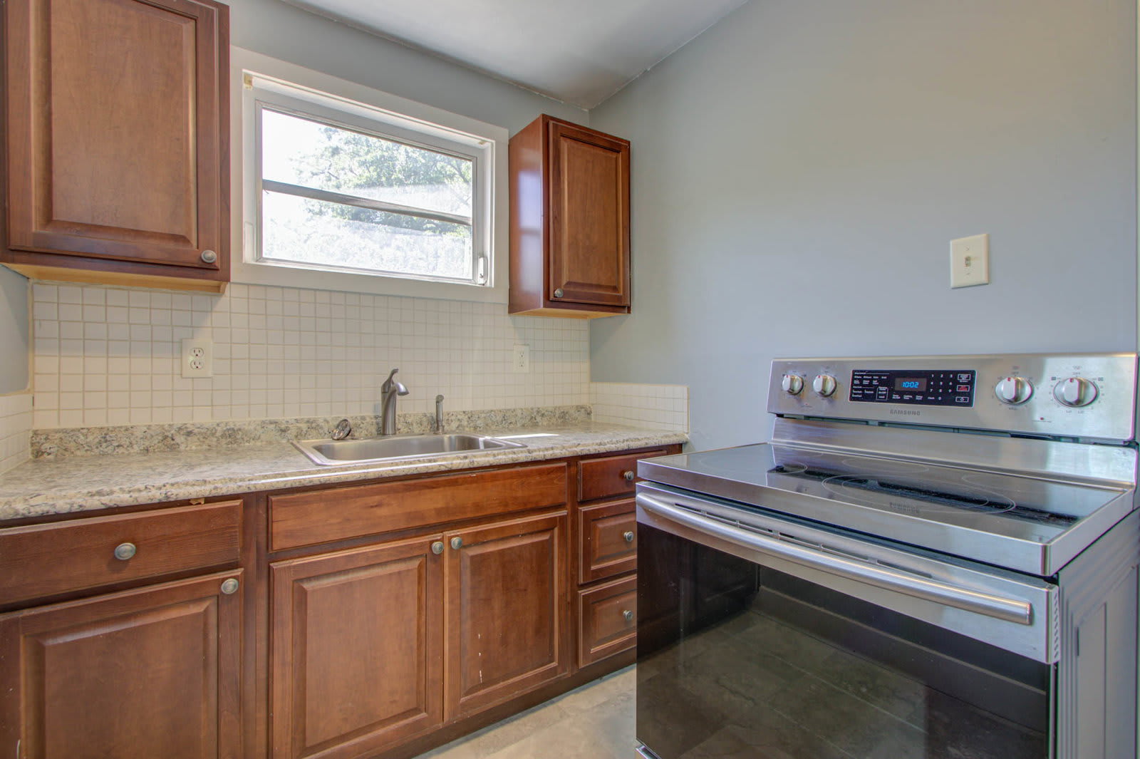 1833 Orangeburg Street – photo 3