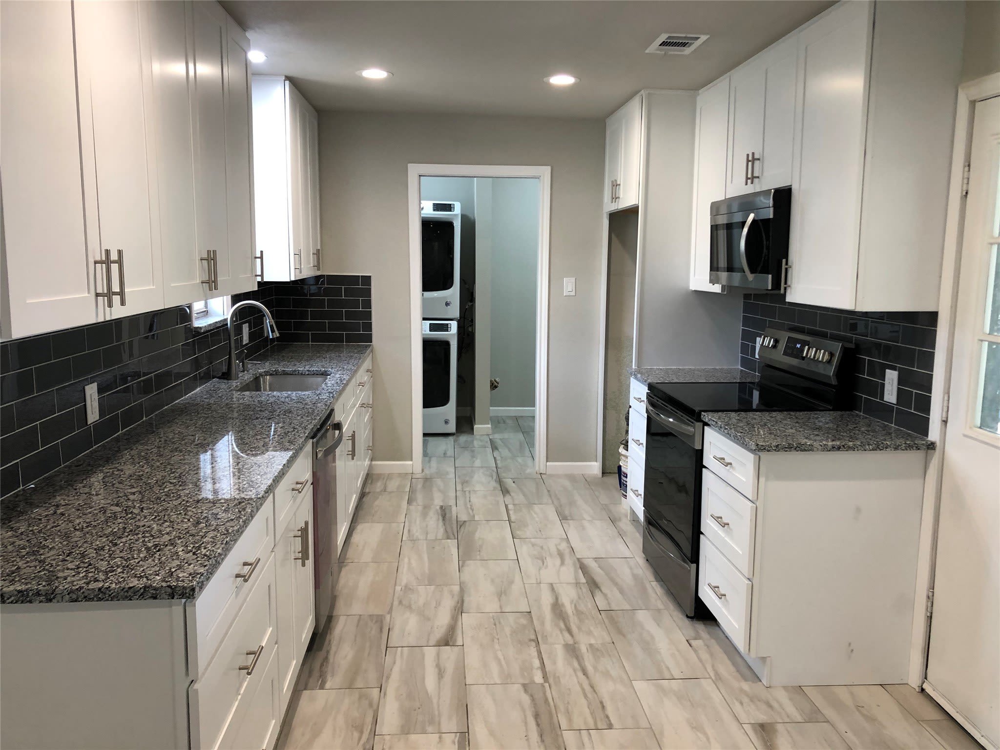 507 Colonial Drive – photo 4