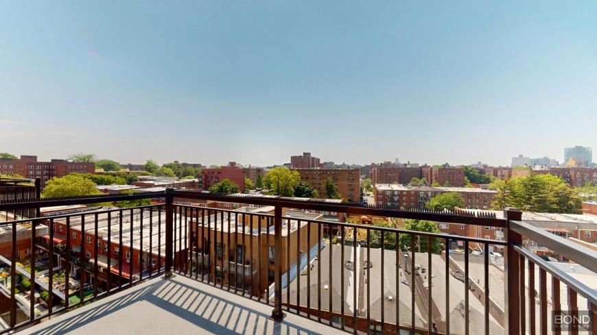 144-74 Northern Boulevard – photo 2