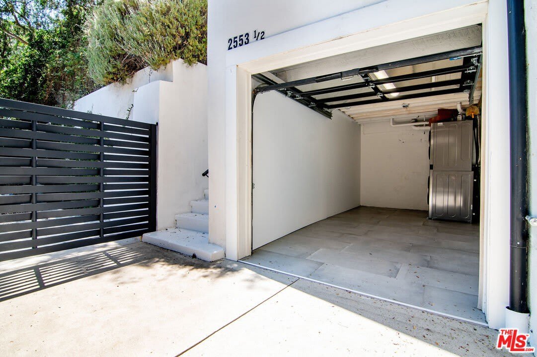 2553 1/2 Glen Green St – photo 4