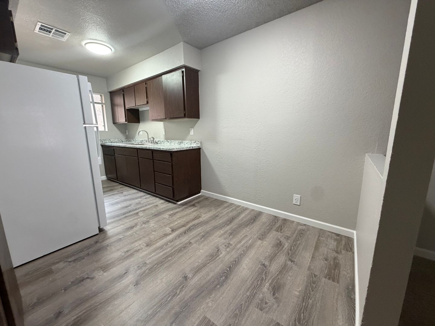 Updated 2 Bedroom Apartment in Bullhead City! – photo 5