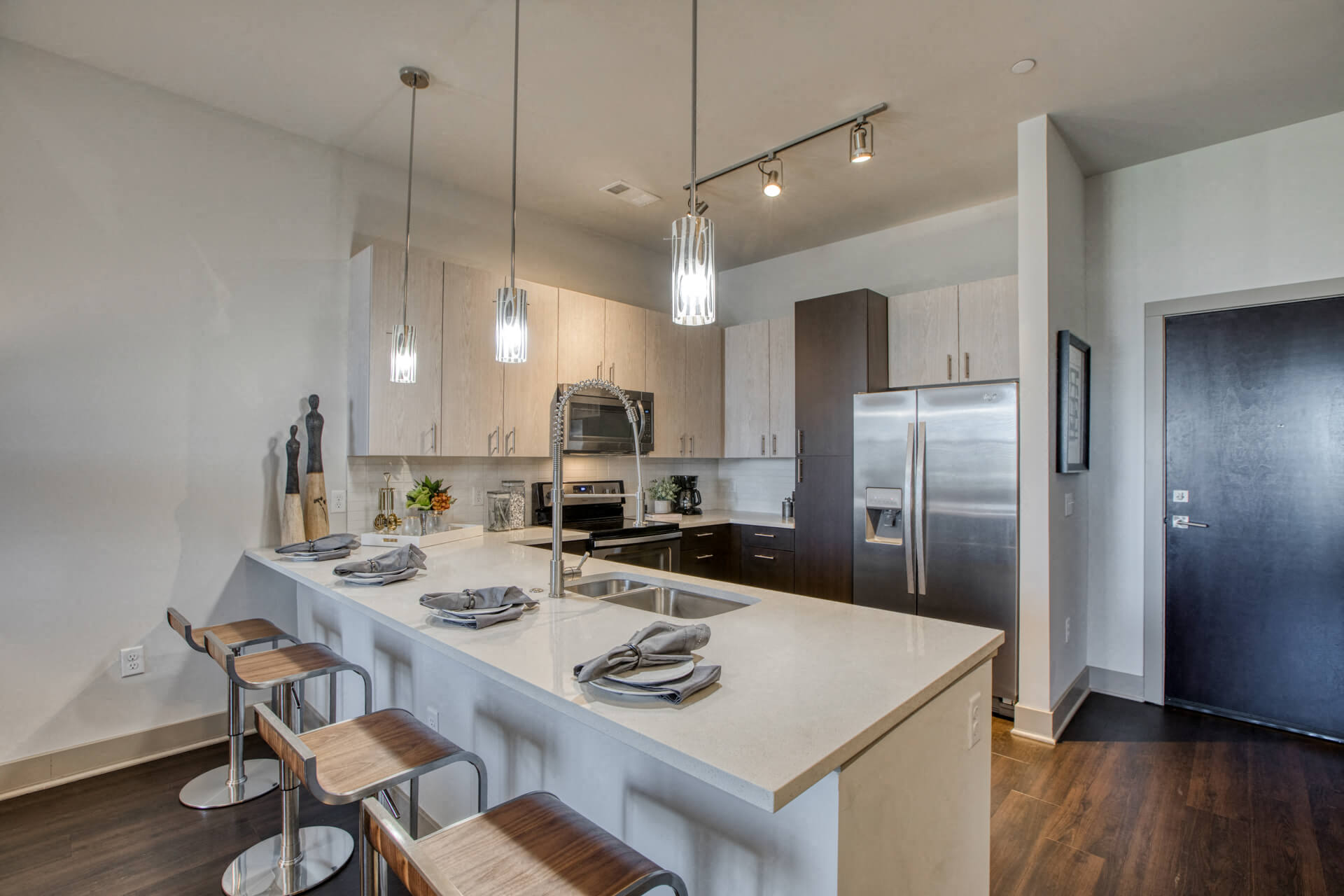 Centric Lohi By Windsor – photo 1