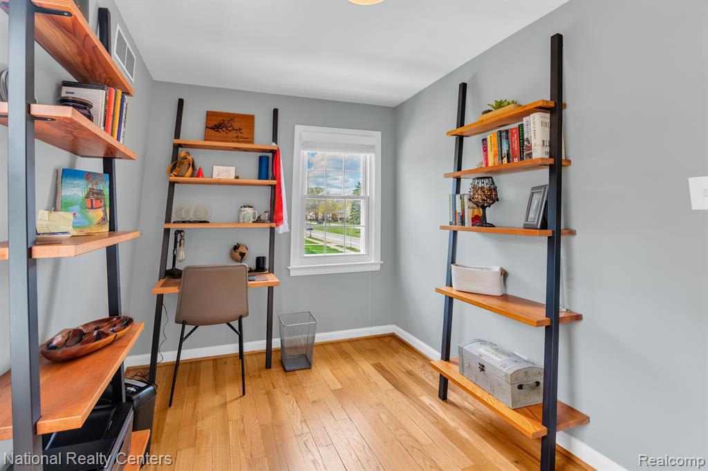 1600 East 4Th Street – photo 4