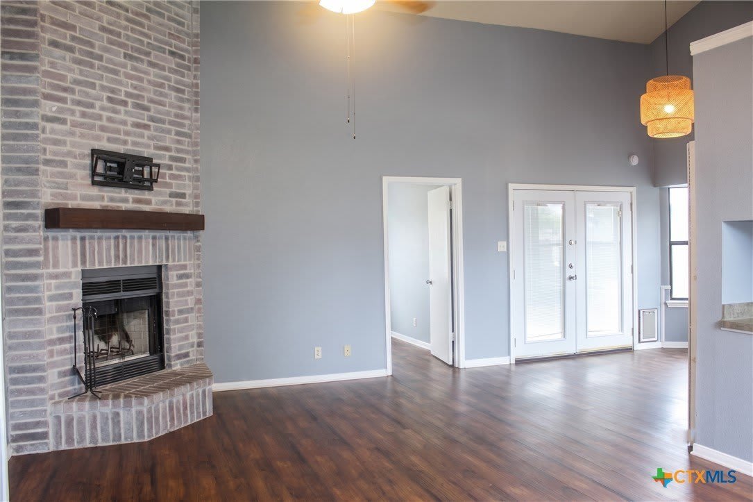 4916 Glass Mountain Drive – photo 2